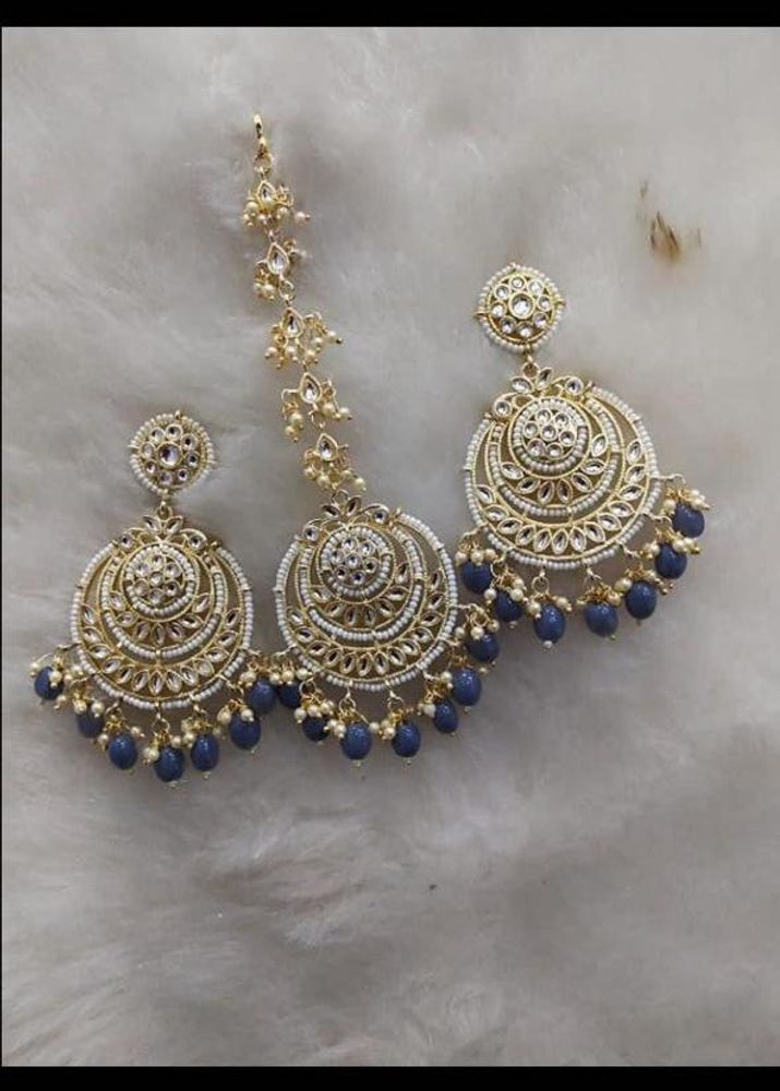 Misboota Earrings With Tikka