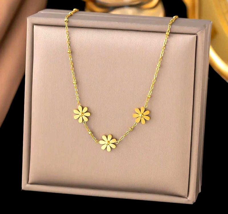 Daisy Chain Necklace