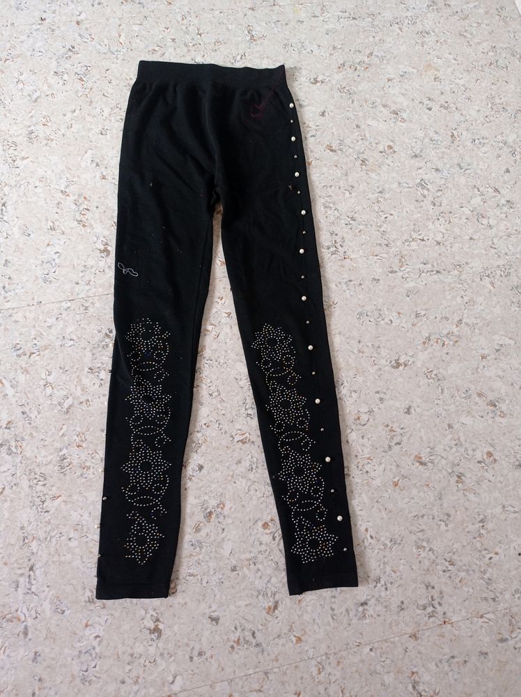 DARK BLACK JEGGINGS WITH STONES AND PEARLS