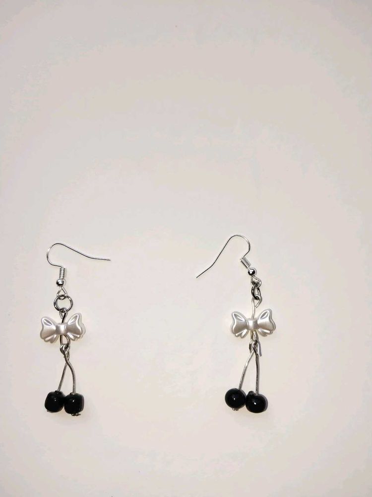 Bow earrings