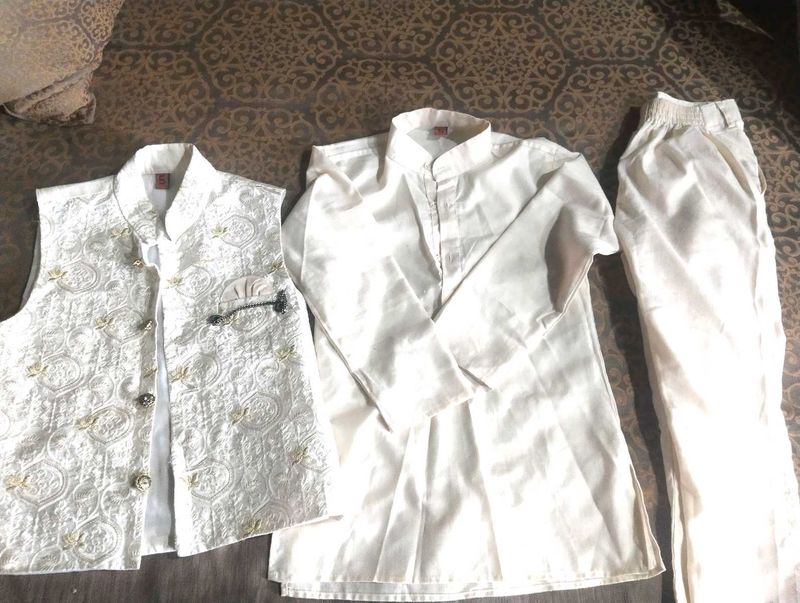Boys&#39; White Indian Outfit - Size Unknown