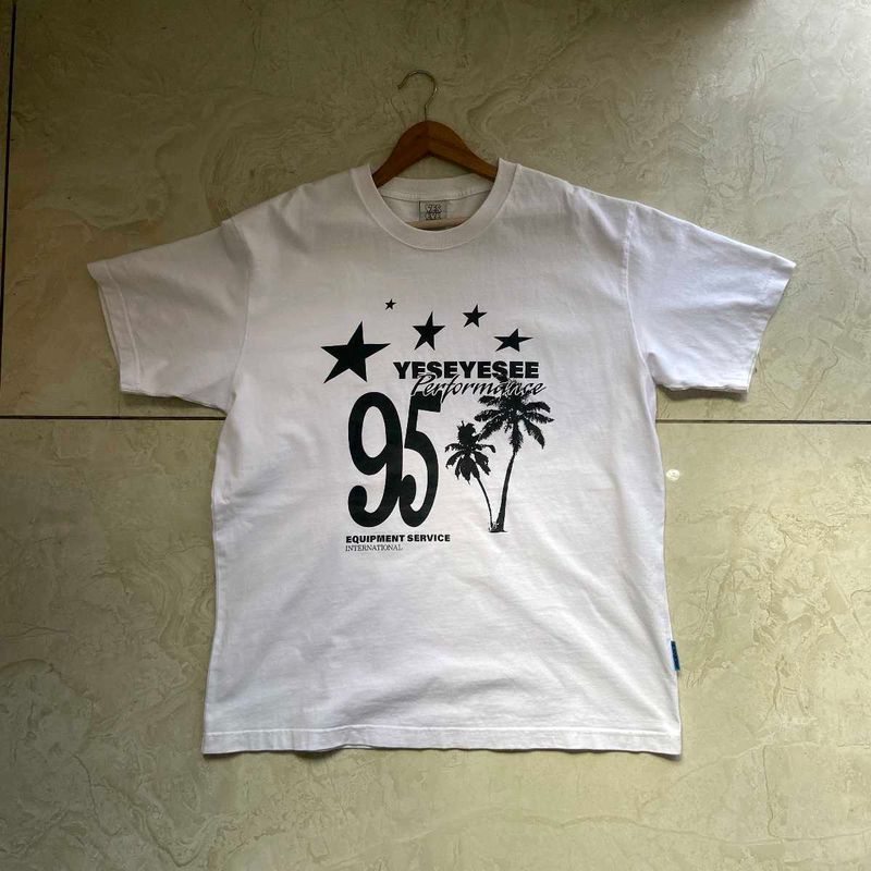 YESEYESEE Performance T-Shirt