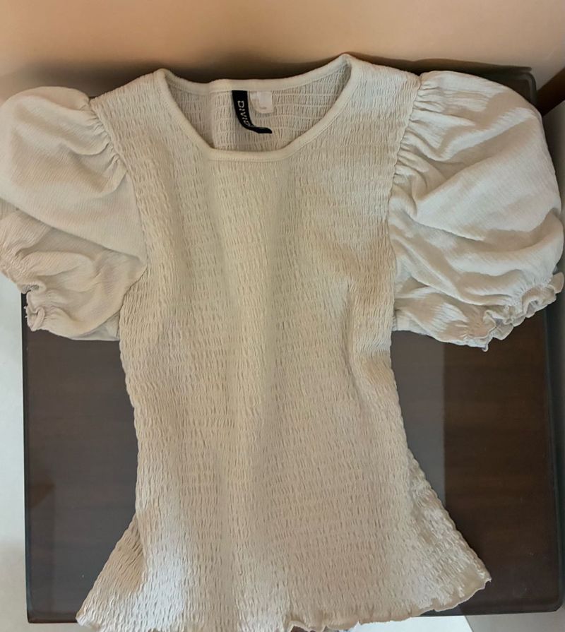 H&amp;M Cream/ White Aesthetic Puff Sleeve Top