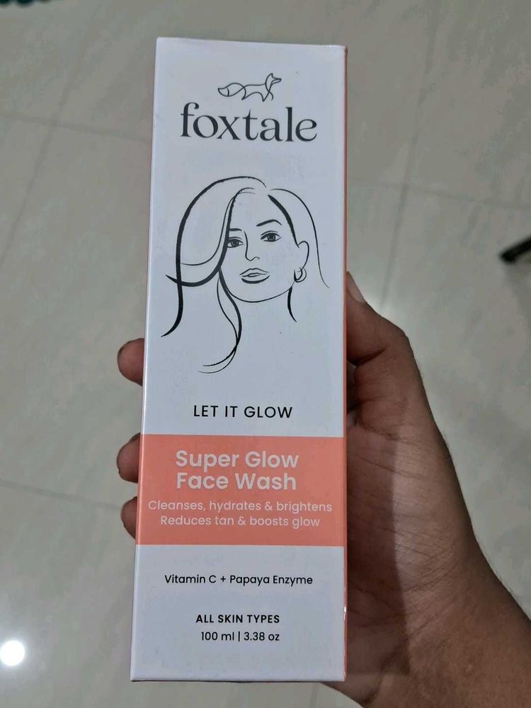 Foxtale Super Glow Face Wash