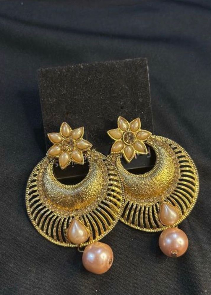 Elegant Golden Earrings