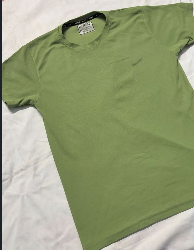 Nike parrat green colour T-shirt