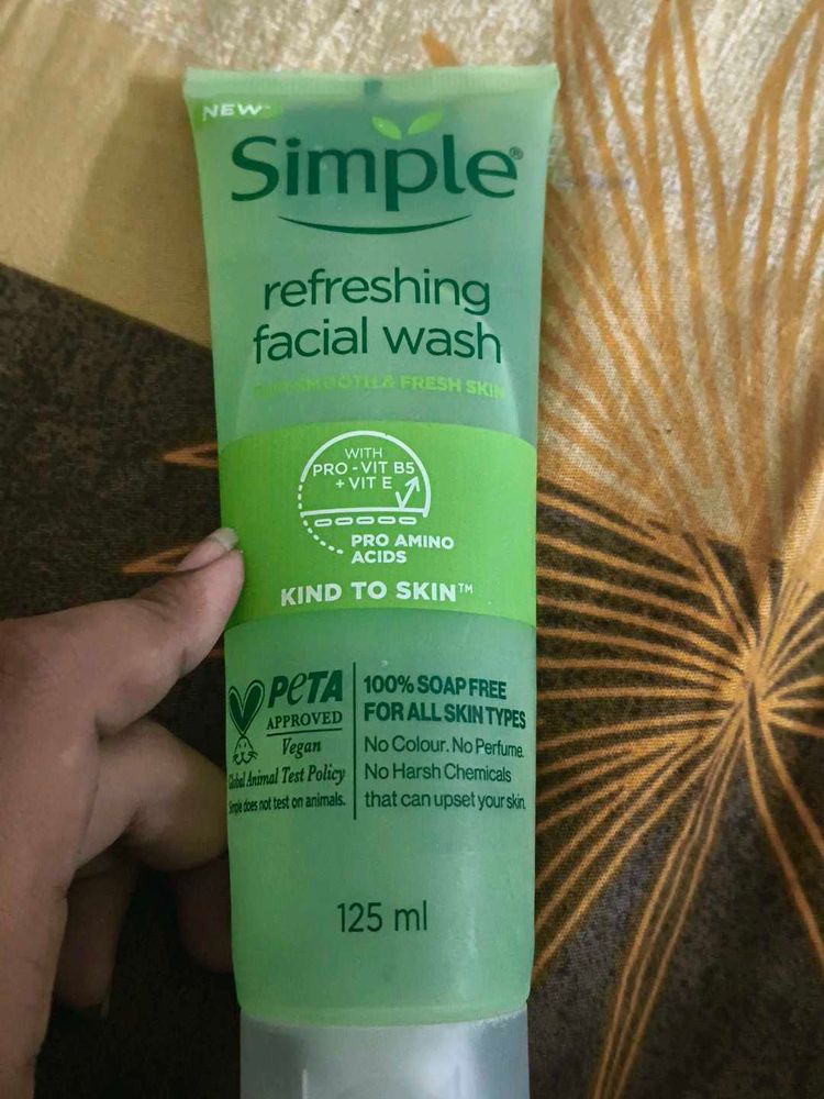 Simple Refreshing Facial Wash