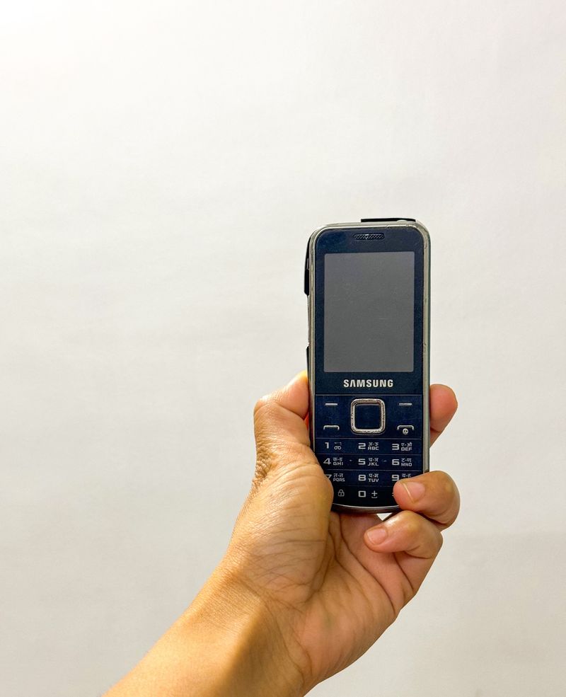 Selling samsung Phone
