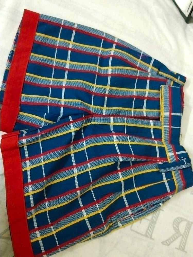 Checked Shorts  For 4 To 5 Years Baby Boy