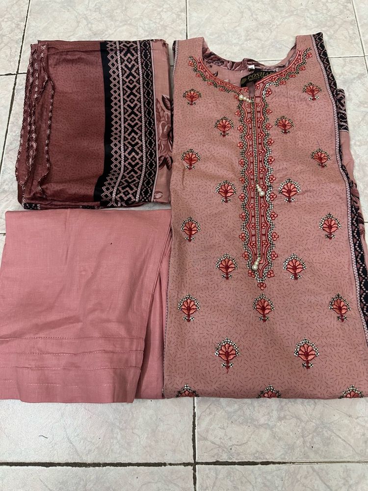 Pakistani Ready To Wear Suit