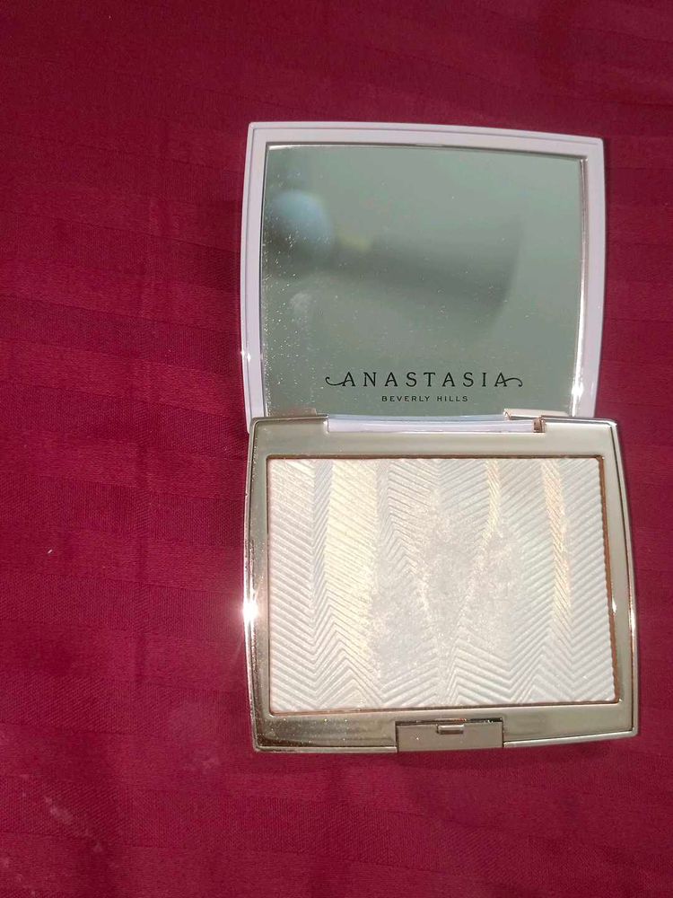 Anastasia Beverly Hills Highlighter