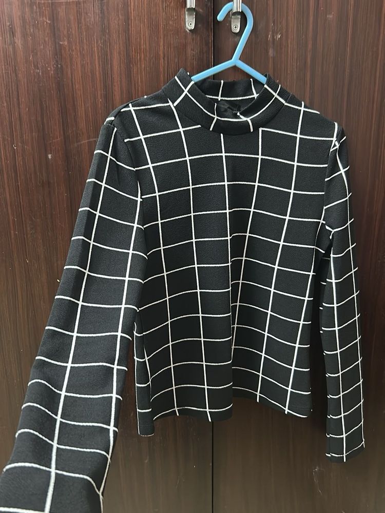 SHEIN Black &amp; White Grid Top ❤️