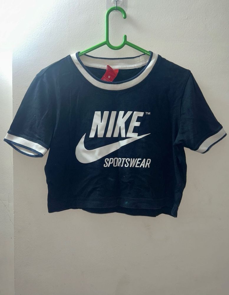 Nike Crop Top