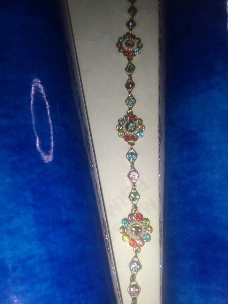 matha Patti in multicolors
