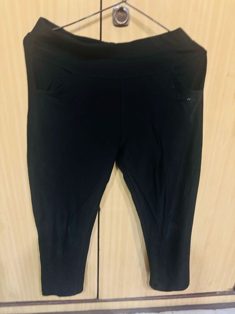 Black Cropped Leggings