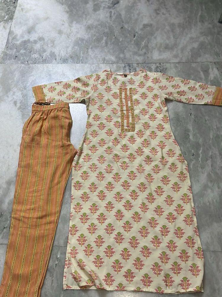 Elegant Maslin Kurta Set