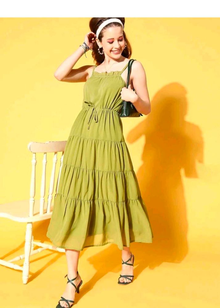 Flowy Green Tiered Midi Dress