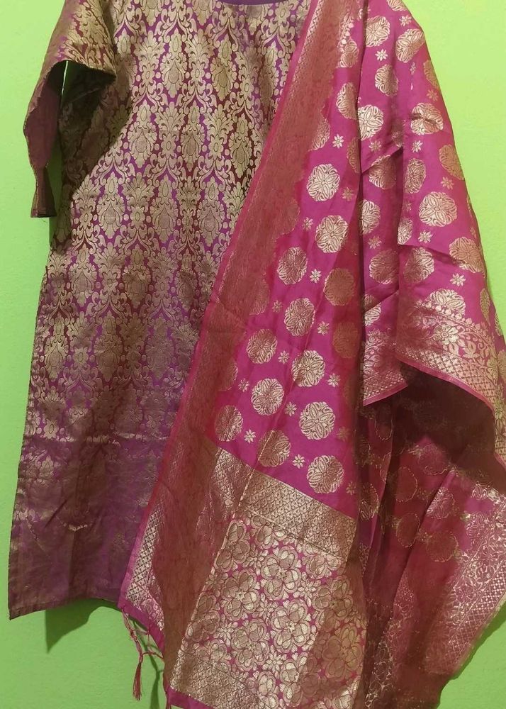 BANARSI  BROCADE Suit