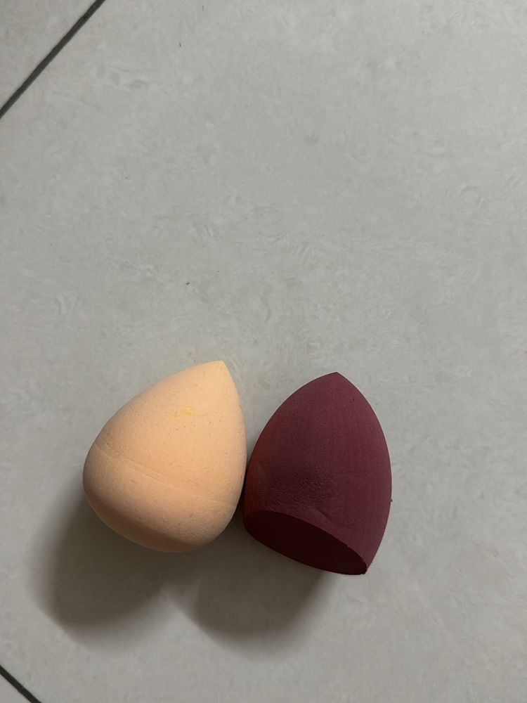 2 make up sponges