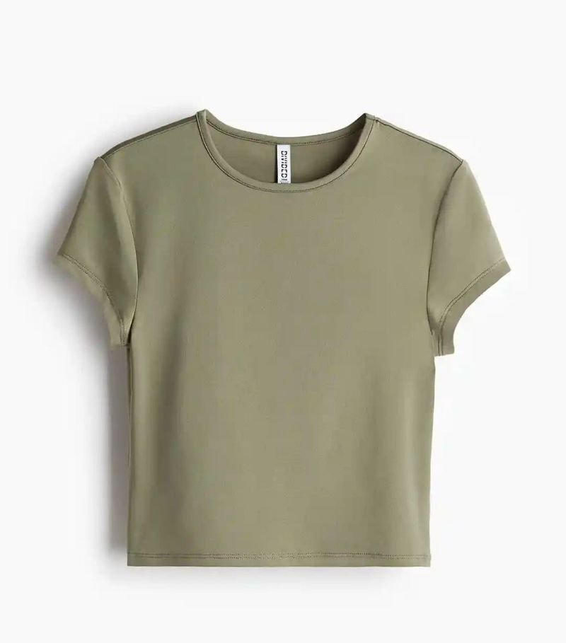 H&amp;M fitted cropped tee 💚