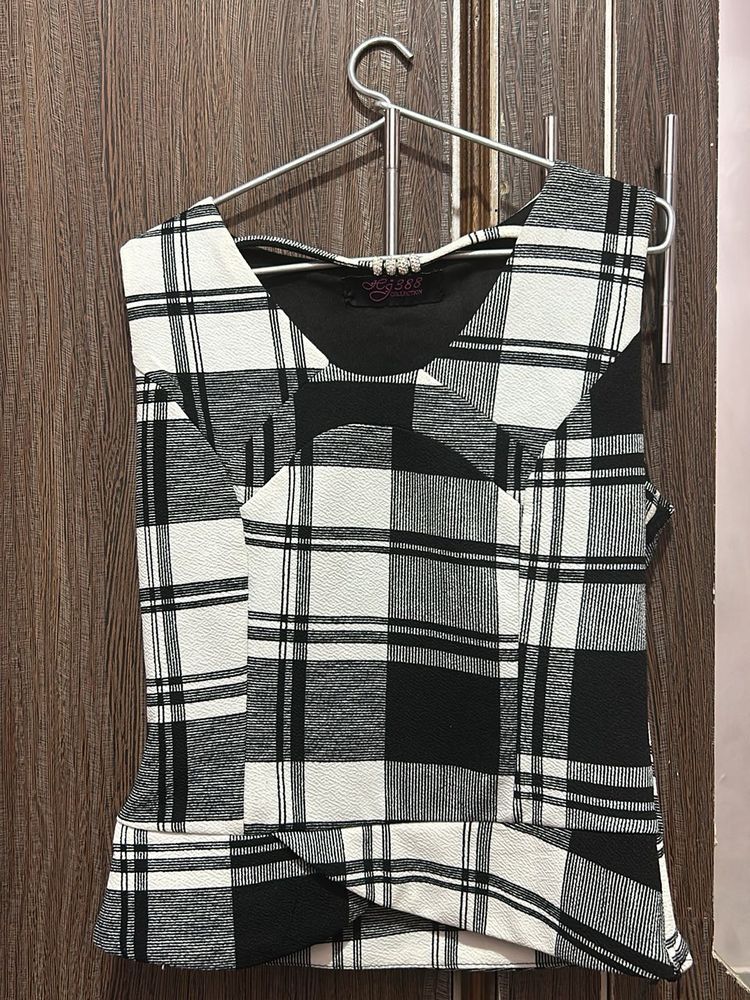 Plaid Sleeveless Top