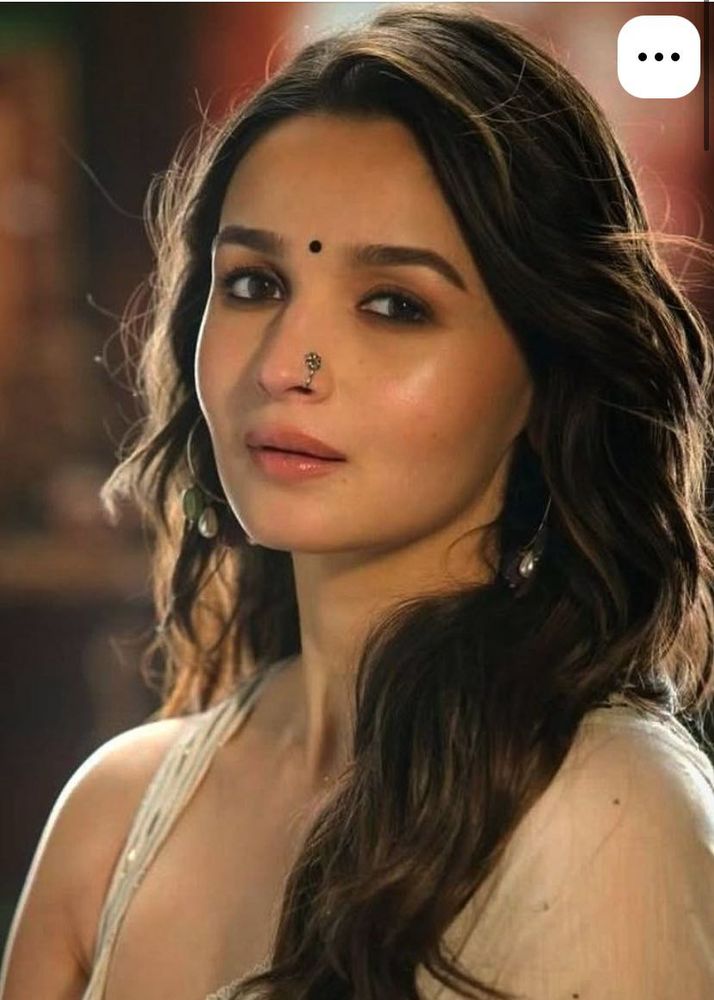 Sizzling Oxidized Clip On Nose Pin