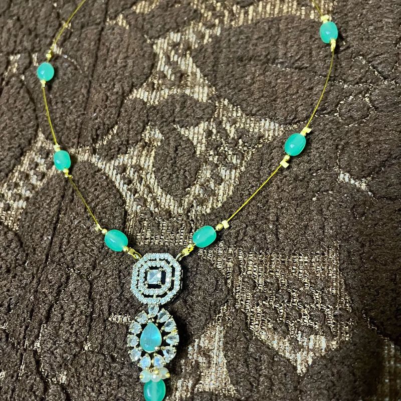 Premium Necklace Green Pearls (Invisible Chain)