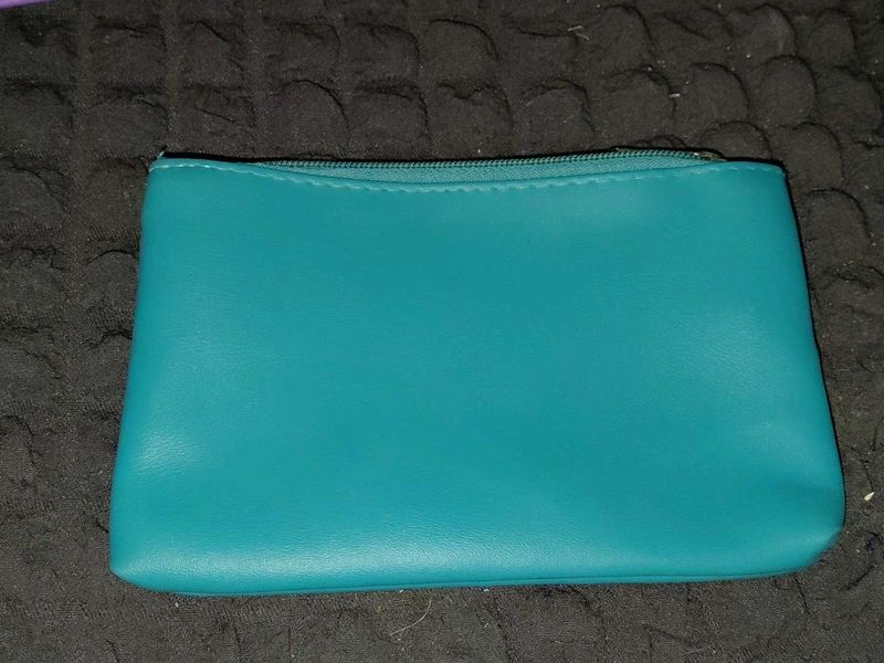 Smytten Teal Zip Pouch