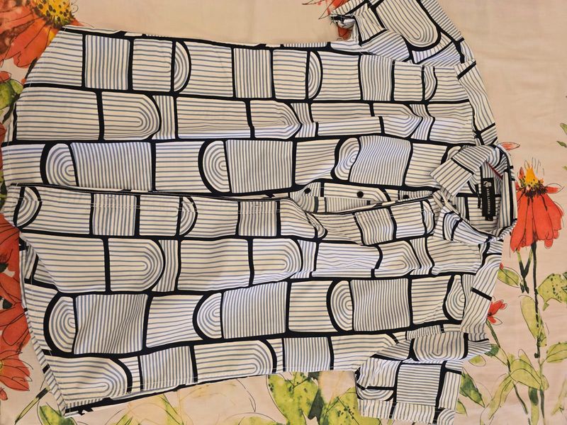 Abstract Print Button-Down