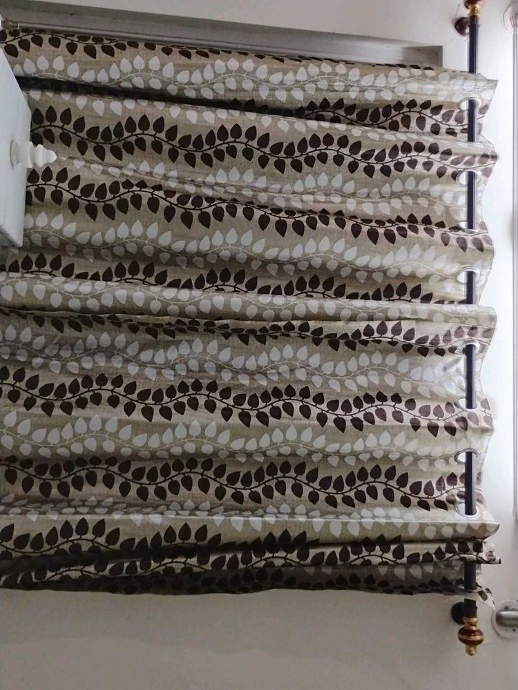 Elegant Leaf Pattern Window Blinds