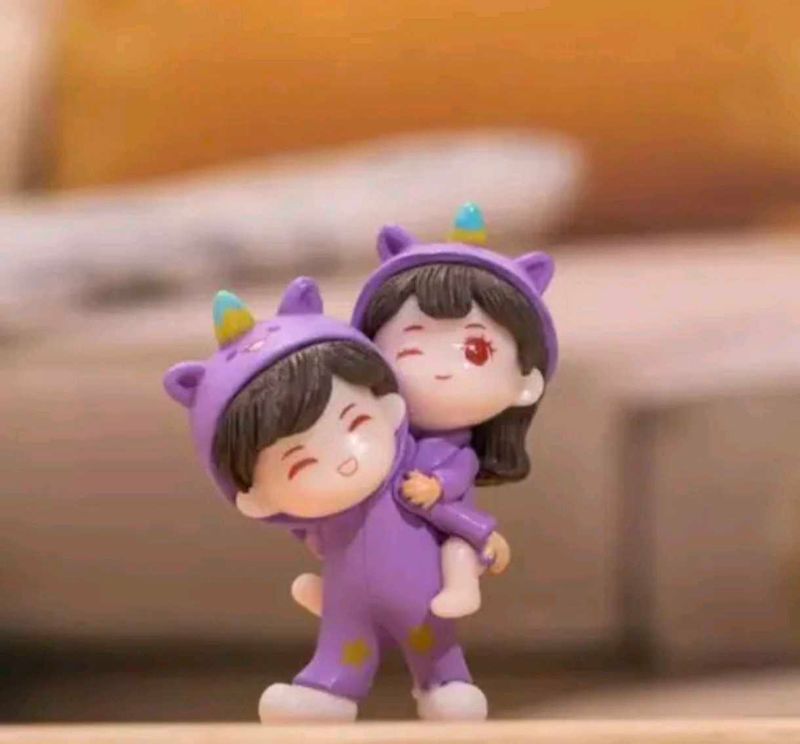 Girl On Boy&#39;s Shoulder