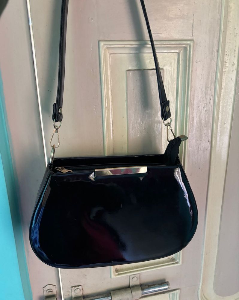 Chic Black Crossbody Bag