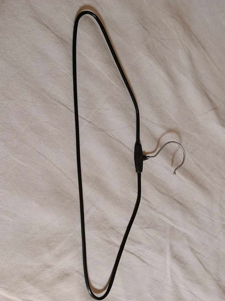 10 hangers black