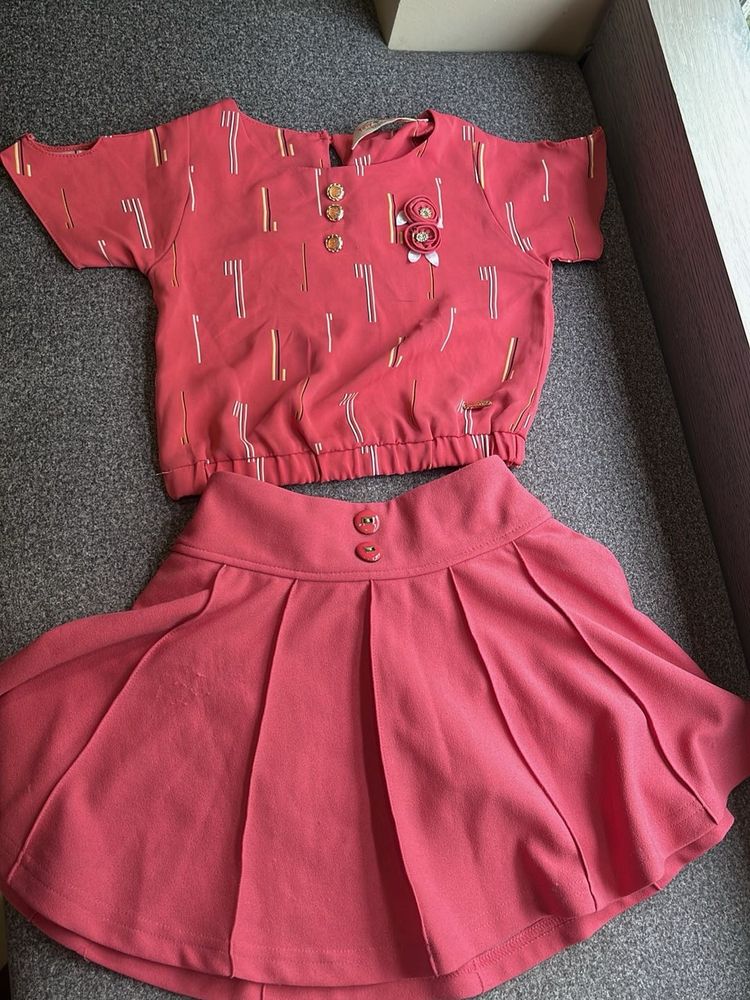 Cute Girls&#39; Outfit - Skirt Top Coord