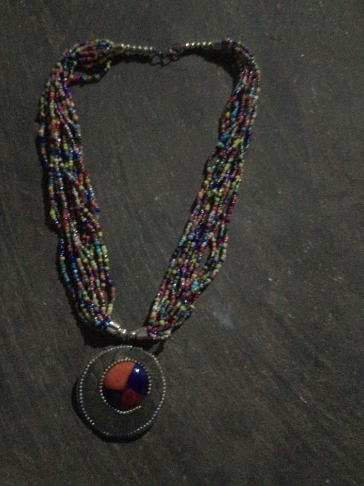 Chain neckles