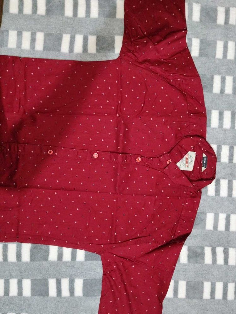L SIZE BRAND NEW Maroon Printed Casual Shirt
