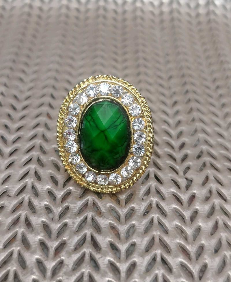 GREEN STONE RING 💍💚