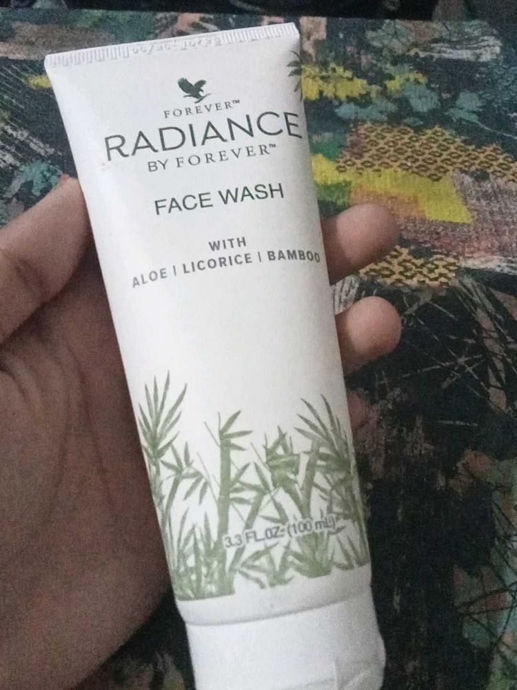 Forever Radiance Face Wash