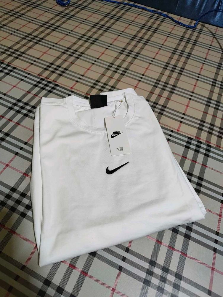 Nike White T-Shirt