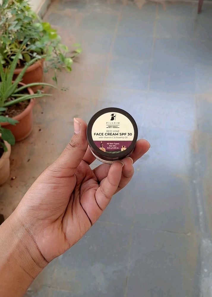 Sunscreen ( Pilgrim Spf 30 Wine Cream)