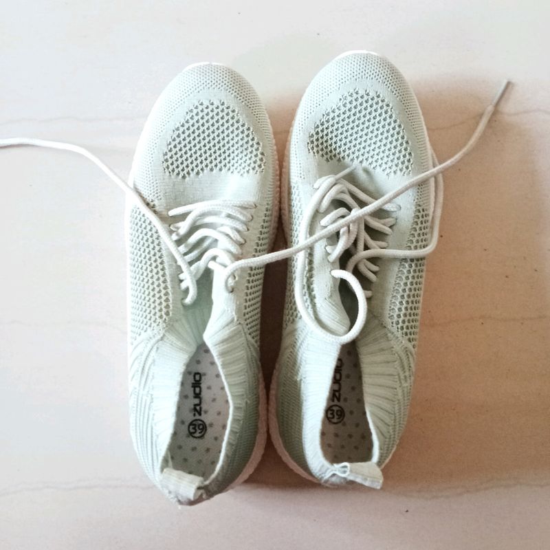Zudio Sports Shoes