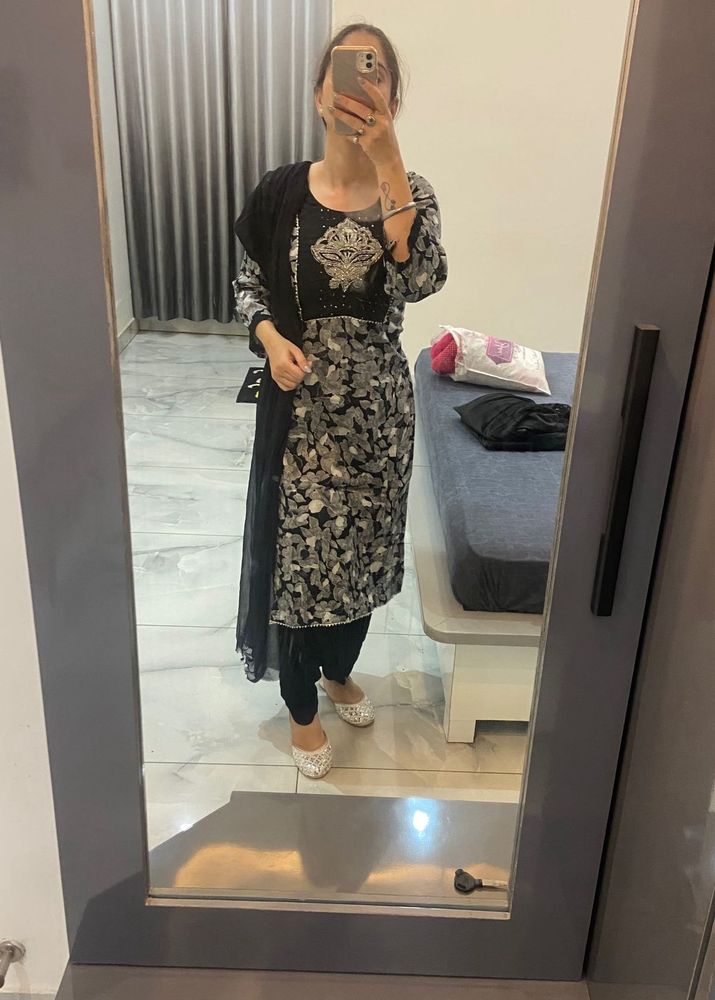Elegant Black &amp; Silver Kurta Set