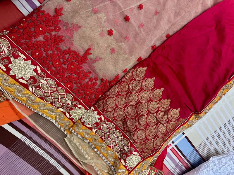 Dual-Tone Net and Silk Saree with Intricate Red Fl