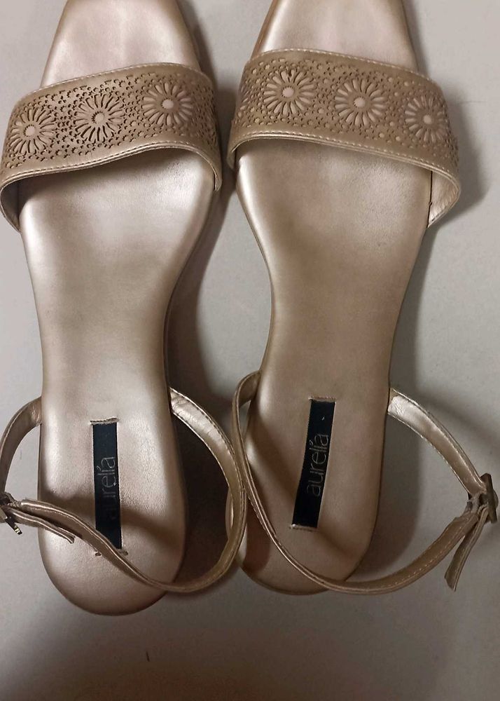 Aurelia Gold Sandals - Size 7