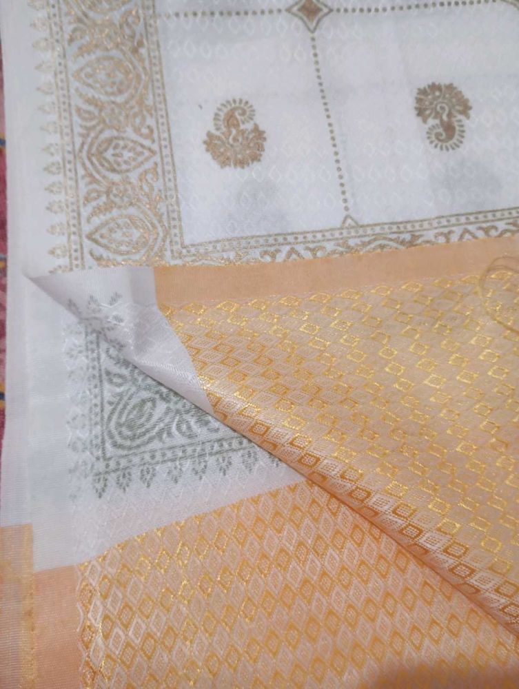 Elegant White gold shawl