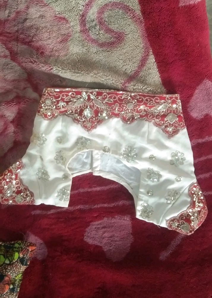 Off White Saare With Blouse