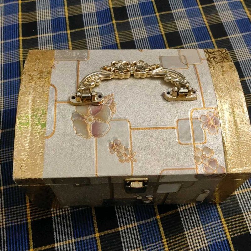 Vintage Floral Treasure Box