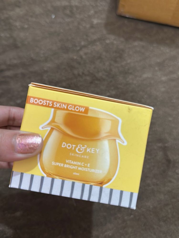 Dot &amp; Key Moisturizer