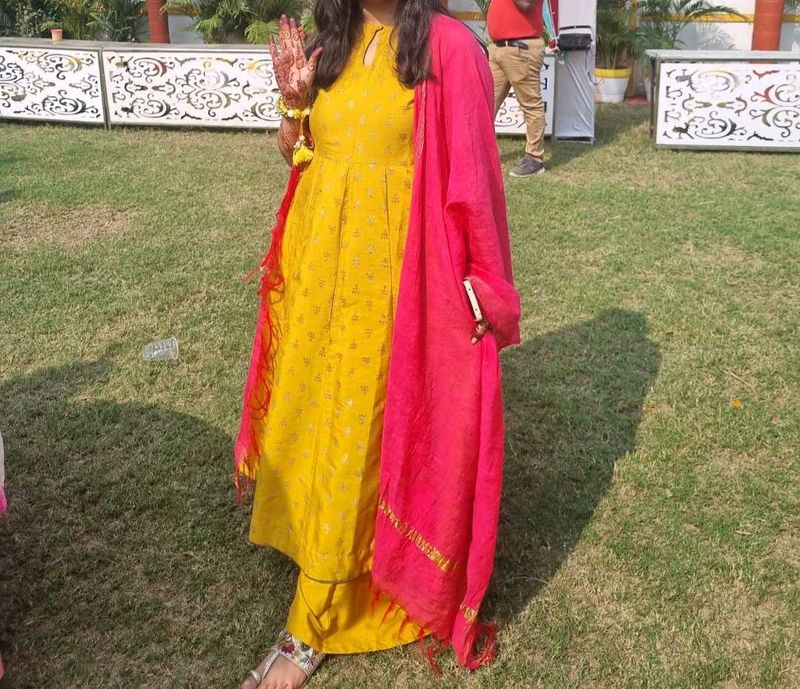 Elegant Mustard Kurta Set