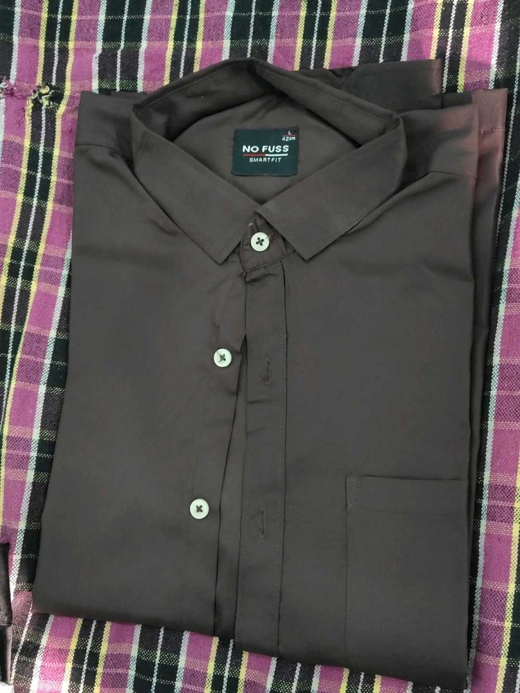 Men's No Fuss Brown Shirt
